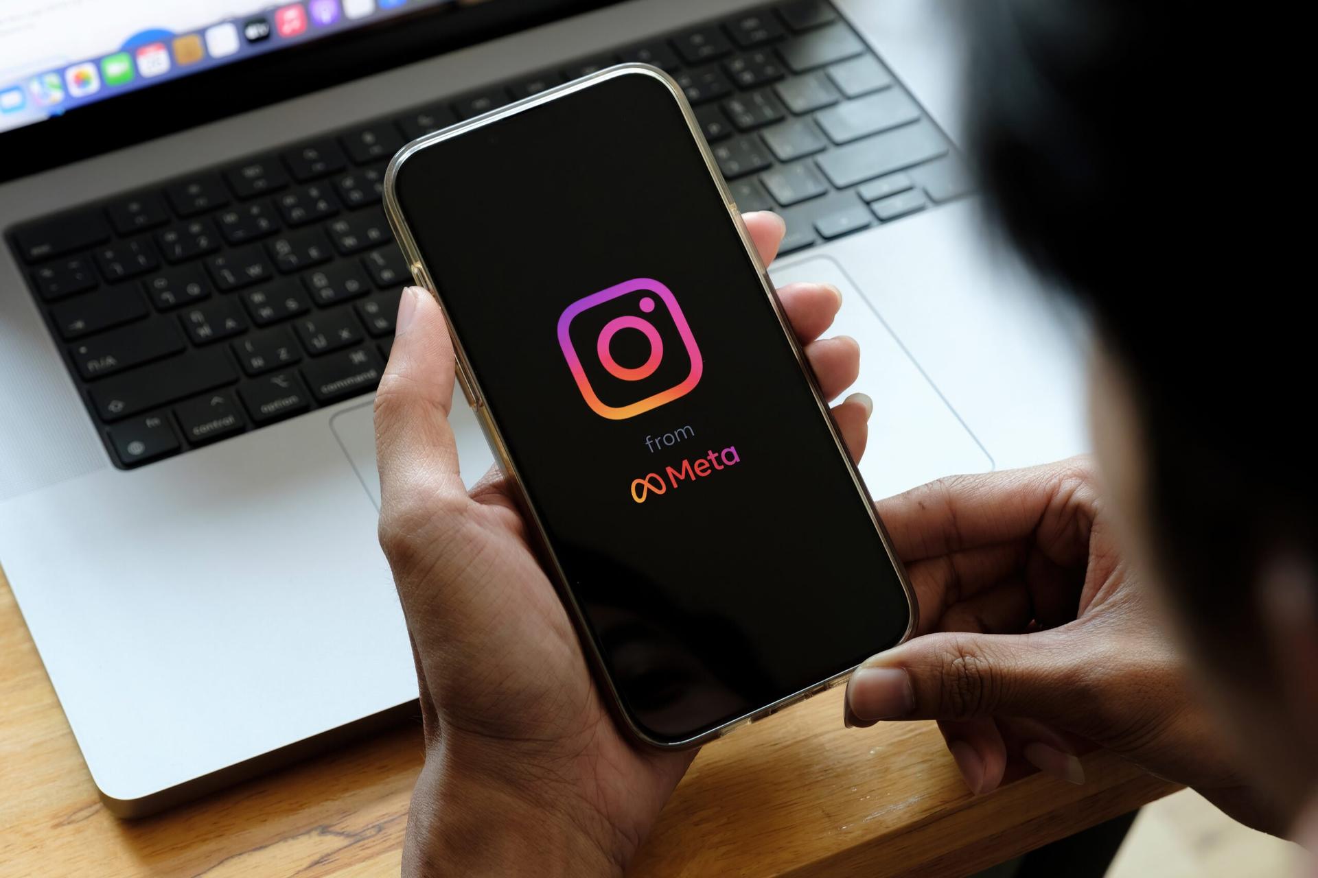 Fitur edit grid Instagram untuk thumbnail post