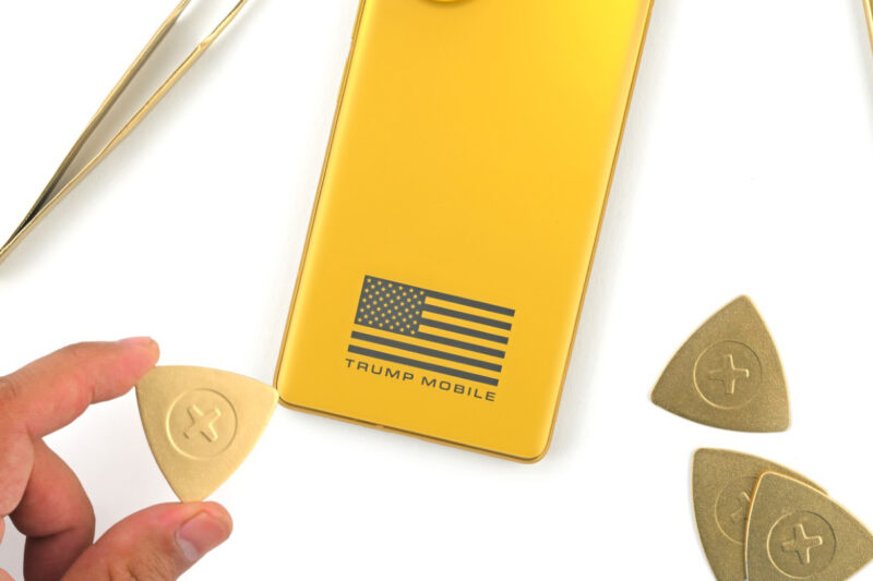 Trump Mobile T1 Terbongkar: Ternyata Rebranding HTC U24 Pro
