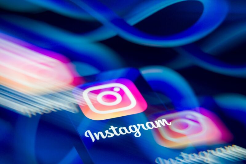 Ilustrasi antarmuka Instagram terkait fitur AI Meta.