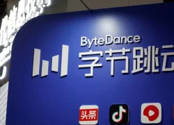 Papan display branding ByteDance dengan logo aplikasi TikTok, Toutiao, Xigua Video dan Huoshan di acara perusahaan