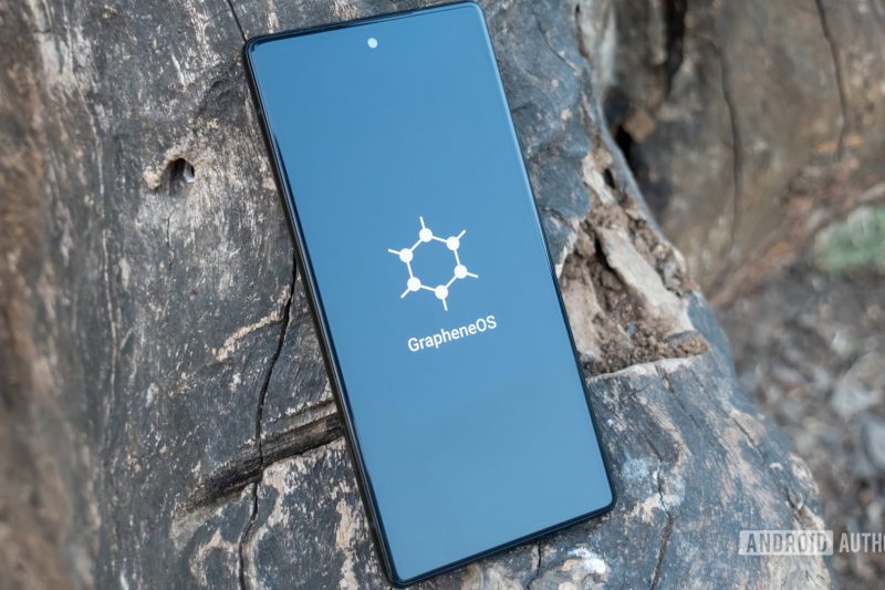 GrapheneOS Tuding Google Tahan Fitur dan Patch Android 17 QPR1 dari HP Non-Pixel