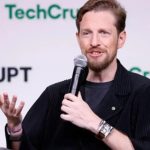Matt Mullenweg, pendiri WordPress dan CEO Automattic, saat berbicara di panggung TechCrunch Disrupt