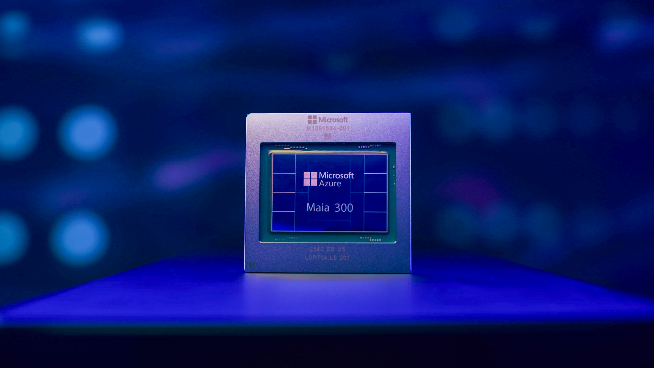 Prototipe chip AI Microsoft Maia 300 dengan 288 GB HBM4