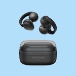 Samsung Galaxy Buds On earbuds clip-on hitam dengan charging case